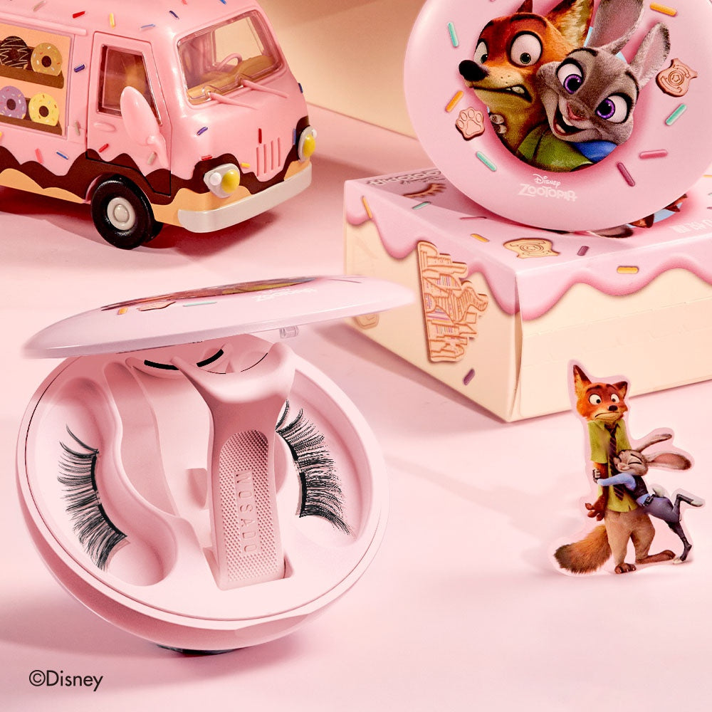 Zootopia Nick Style – Foxy Flare Magnet